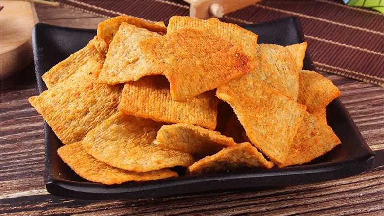 花椒鍋巴灌裝封口機(jī)：定制高效，為網(wǎng)紅零食生產(chǎn)加速